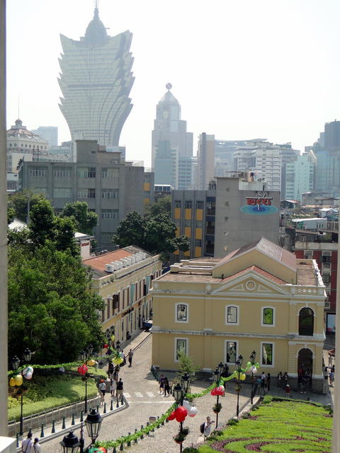 Macau - Ruins of Saint Paul-18.JPG