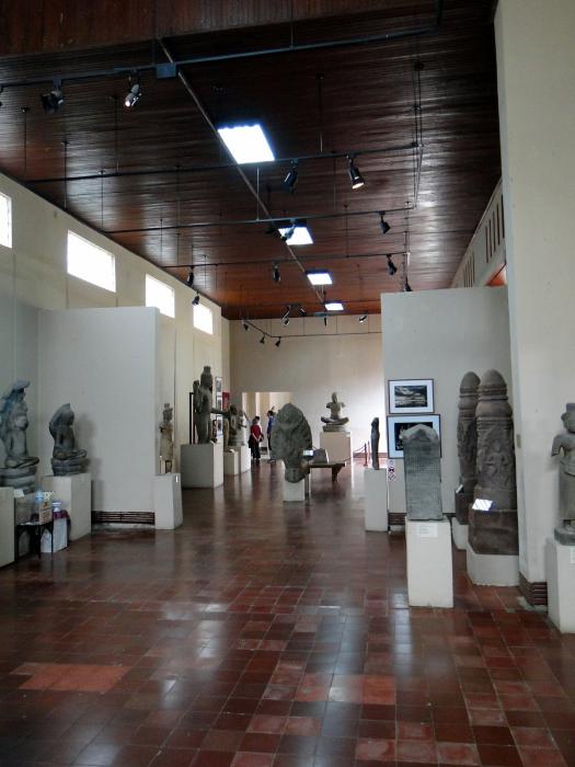 National Museum Cambodia - Phnom Pehn (14).JPG