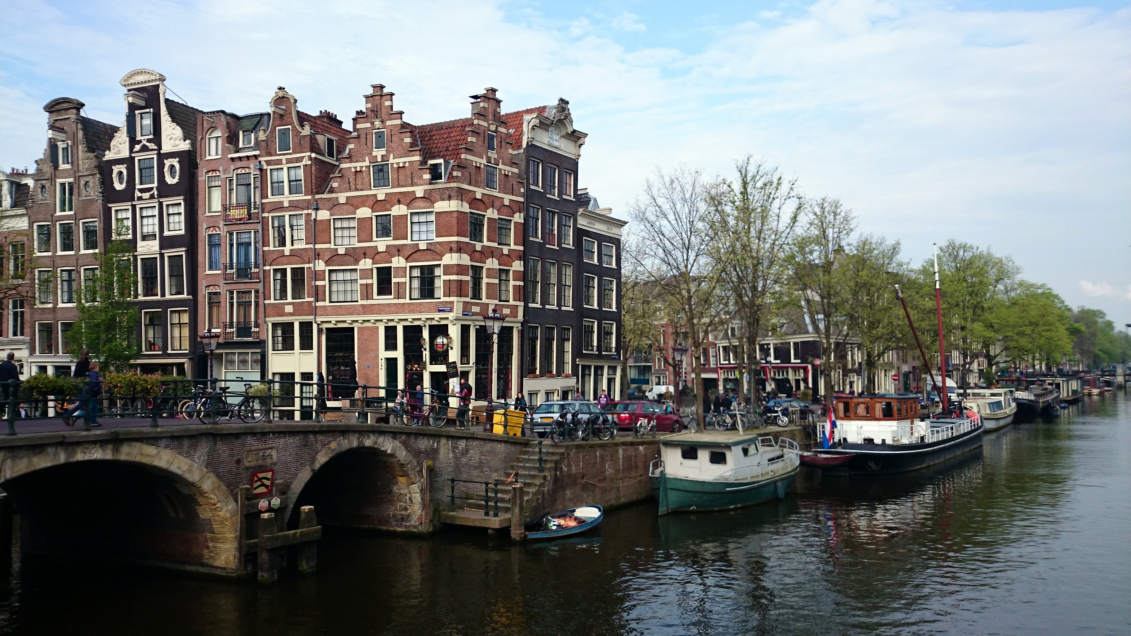 The charming canals of beautiful Amsterdam : Netherlands | Visions of