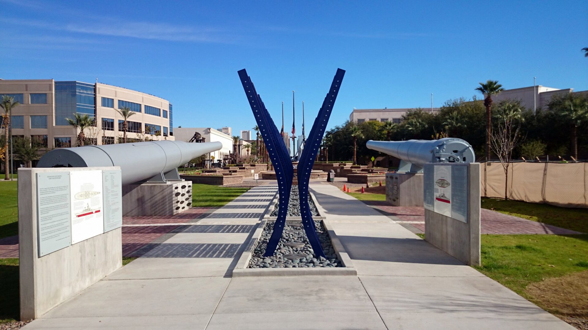 War memorial and Arizona capitol building : Phoenix | Visions of Travel