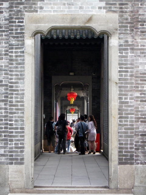 Guangzhou Folk Arts Museum - Chen Clan Academy Ancestral Hall-47.JPG