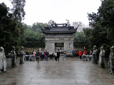 Hangzhou Tomb of General Yue 
Fei (1).JPG