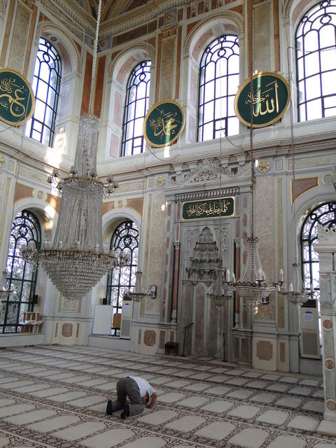 Ortakoy Mosque 
Istanbul-26.JPG