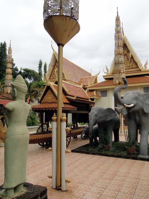 Royal Palace - Phnom Pehn (28).JPG
