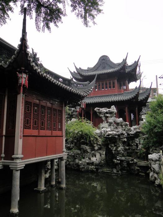 Yuyuan Gardens Shanghai (14).JPG