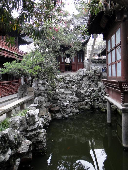 Yuyuan Gardens Shanghai (9).JPG