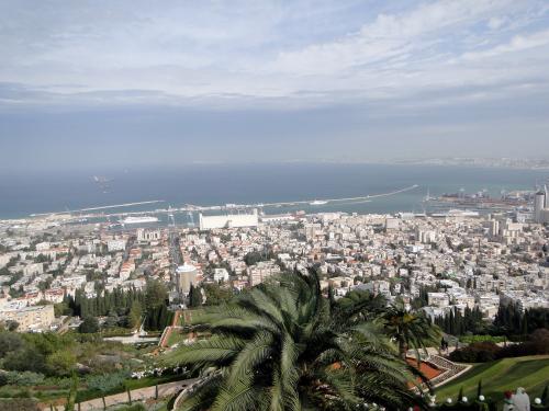 Haifa Bahai Gardens (8).JPG