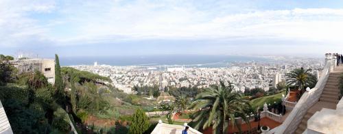 Haifa Bahai Gardens (9).JPG
