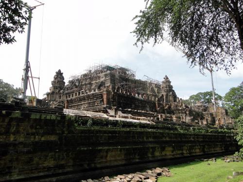 Leper King Terrace - Angkor (3).JPG