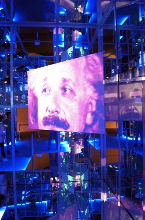 Einstein in Hong Kong Science Museum (17).JPG