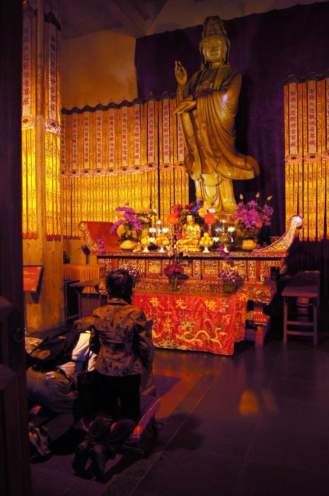 Jingan Temple - Shanghai (12).JPG