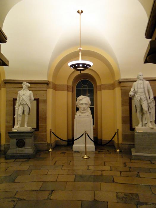 State Capitol (17).JPG