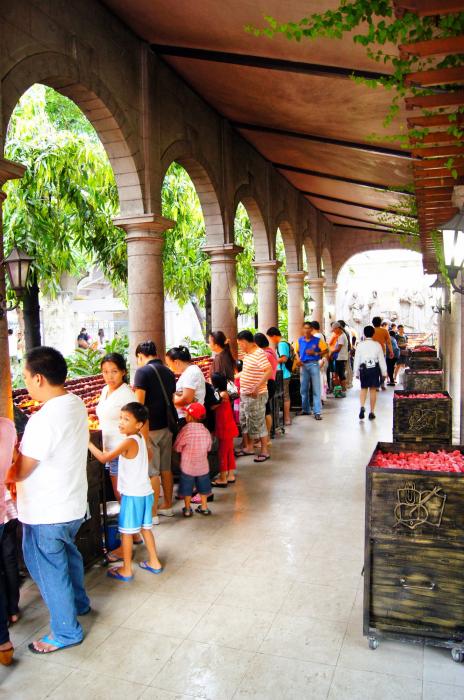 Magellan's Cross - Basilica of Santo Niño - Cebu-13.JPG