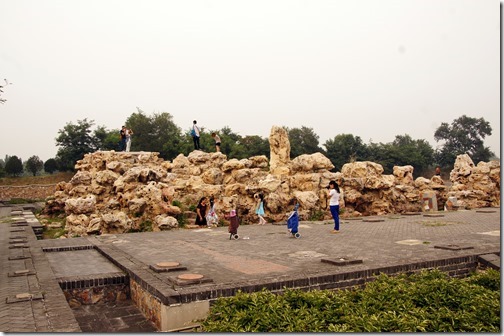 Yuan Ming Yuan - Imperial Gardens - Beijing (49)