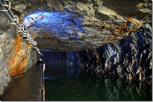 Jhaishan Tunnels - Kinmen Island (17)