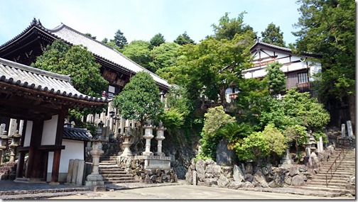 Temple path Nara Japan (15)