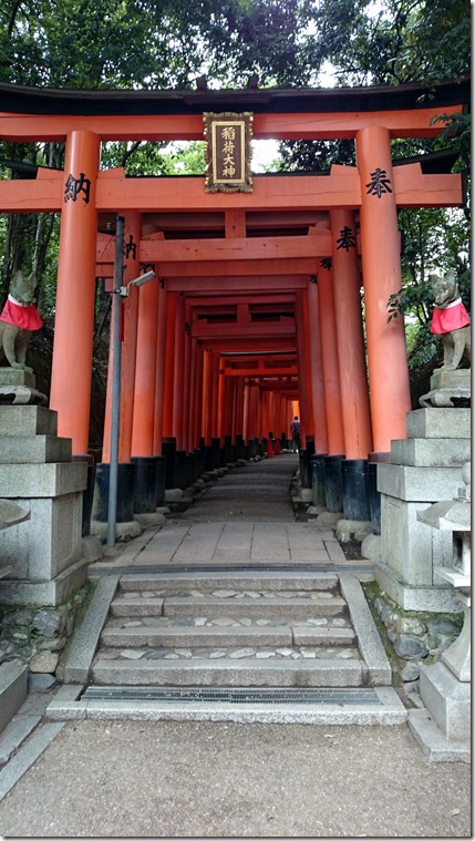 Temple path Nara Japan (2)