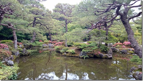 Temple path Nara Japan (5)