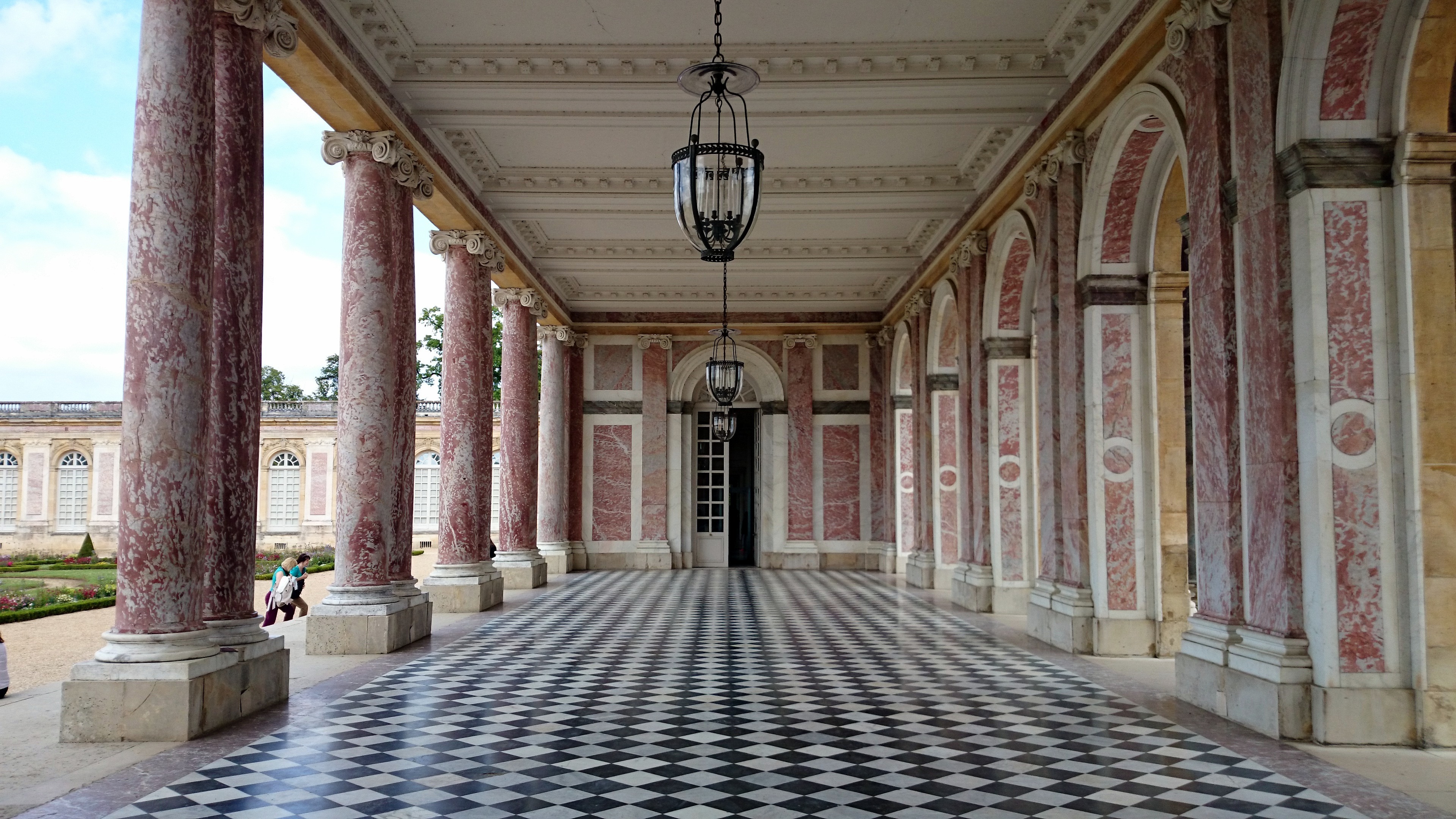 Версаль маркса. Версальский дворец бальный зал. Дворец и парк в Версале Франция. Версаль и Петергоф.