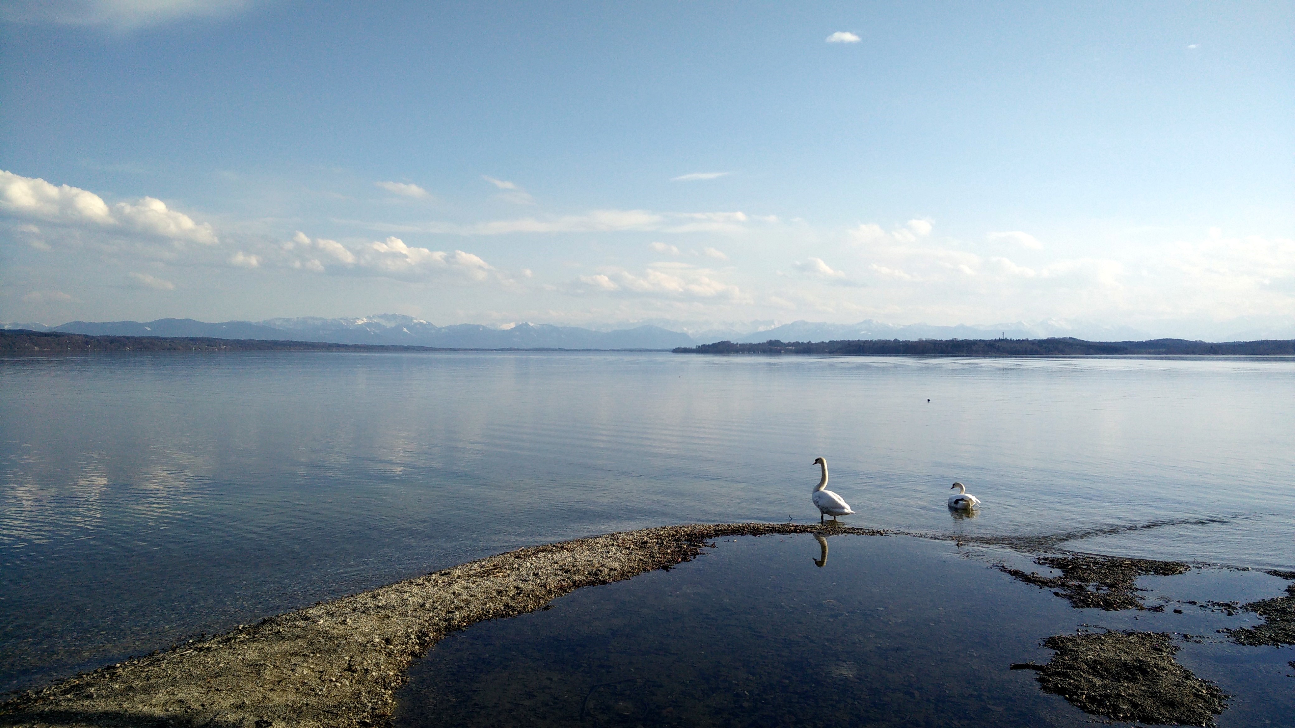 The Enchanting Beauty of Lake Starnberg: A Visual Journey