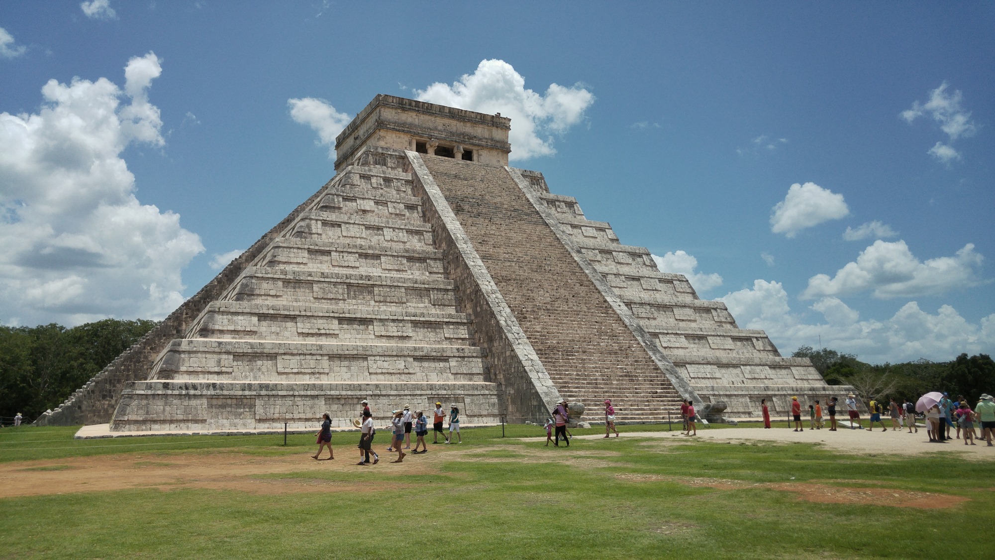 pyramid tours cancun