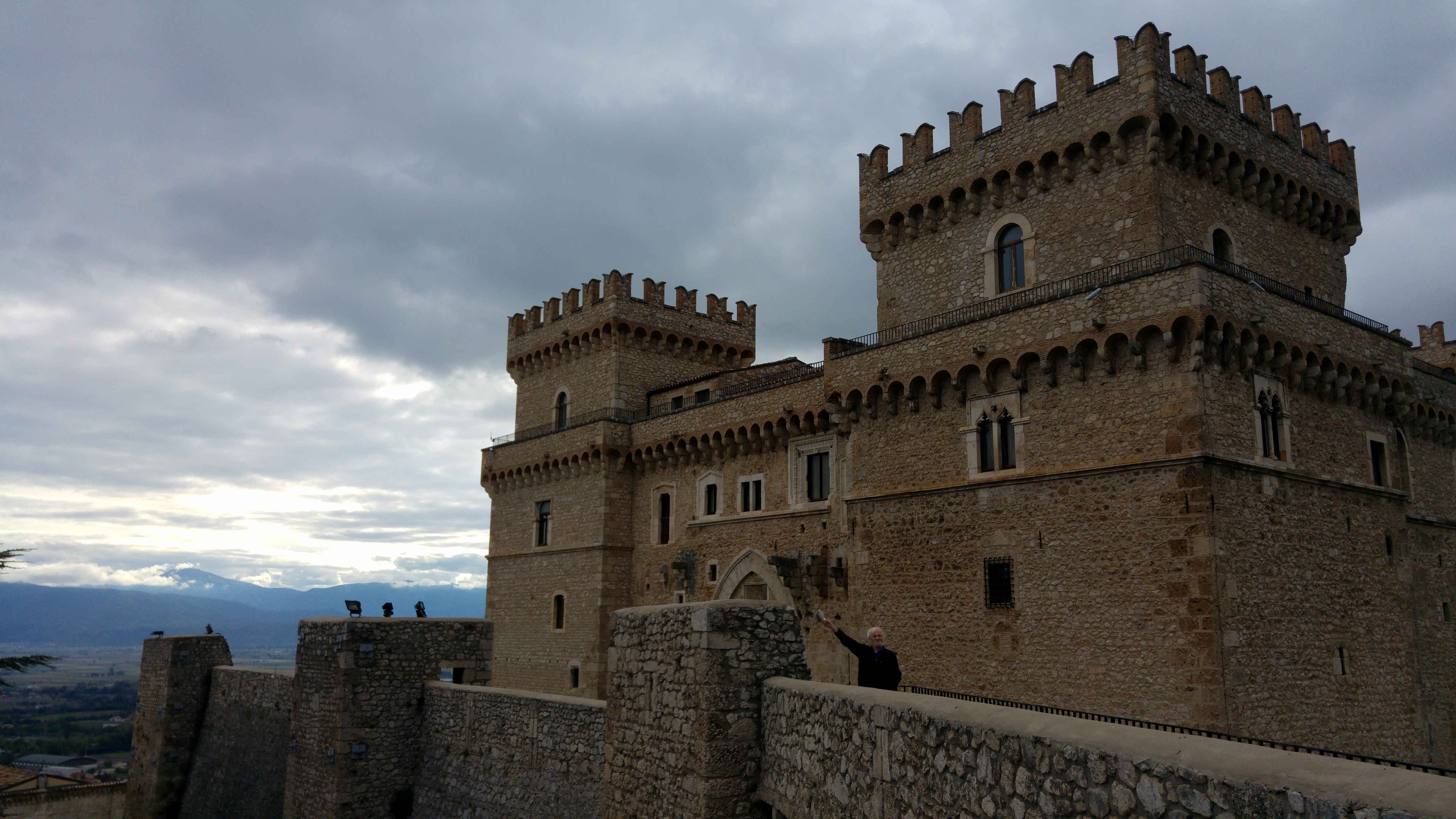 Celano Castello Piccolomini : Abruzzo Italy | Visions of Travel