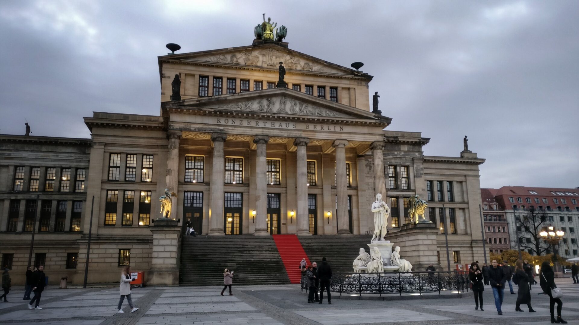 Wo in berlin mädchen kennenlernen