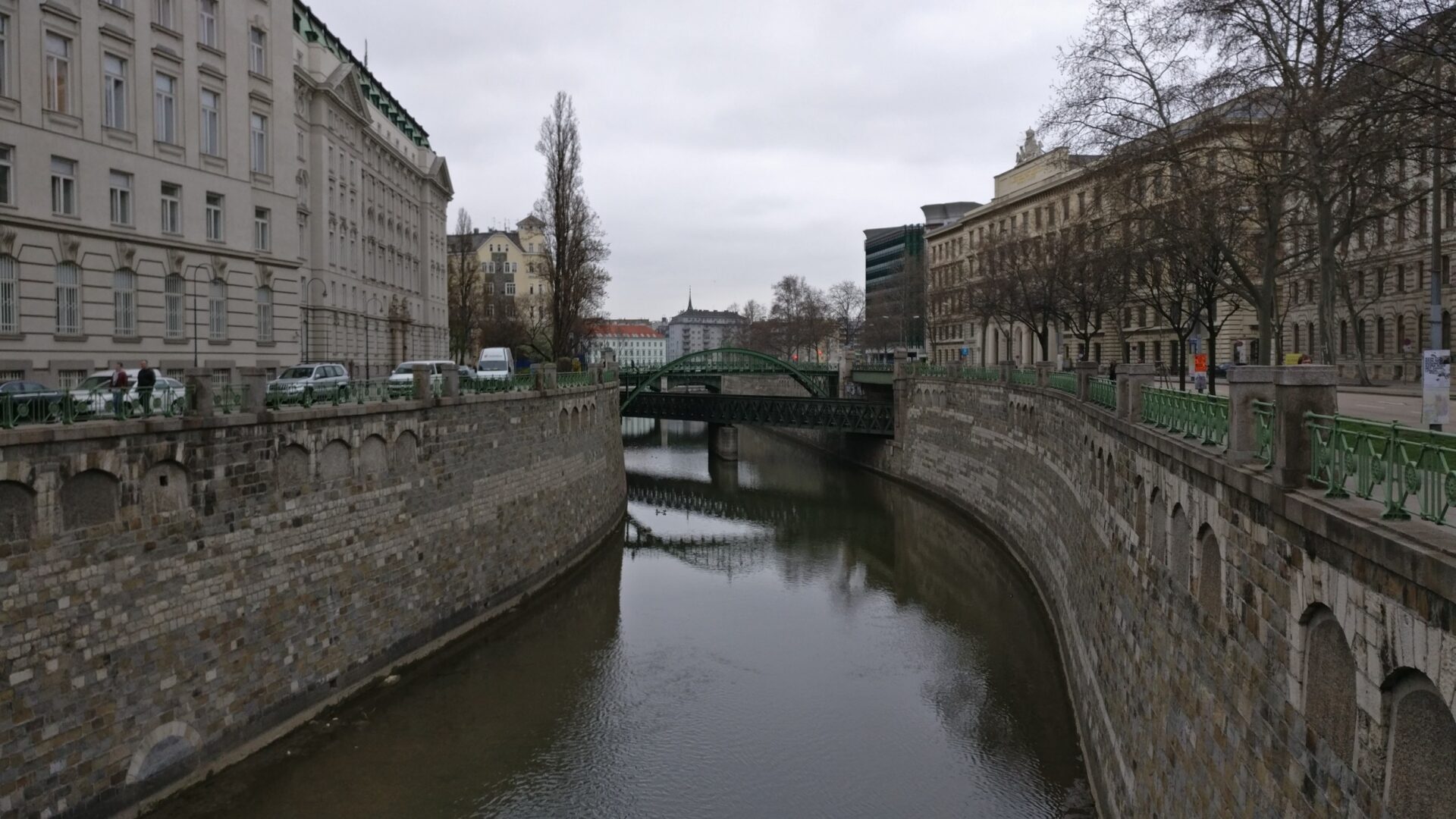 Walking tour of Vienna’s park, canals, and university | Visions of Travel