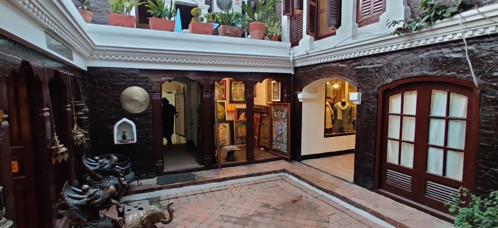 Baber Mahal Vilas Hotel & Shopping : Kathmandu | Visions of Travel
